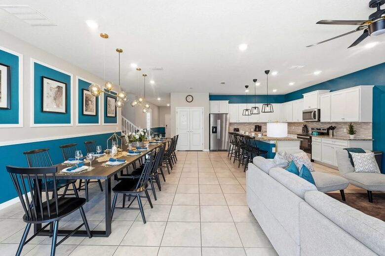 Ultimate Windsor Island Family Retreat with Private Pool & Game Rooms - Davenport, Florida