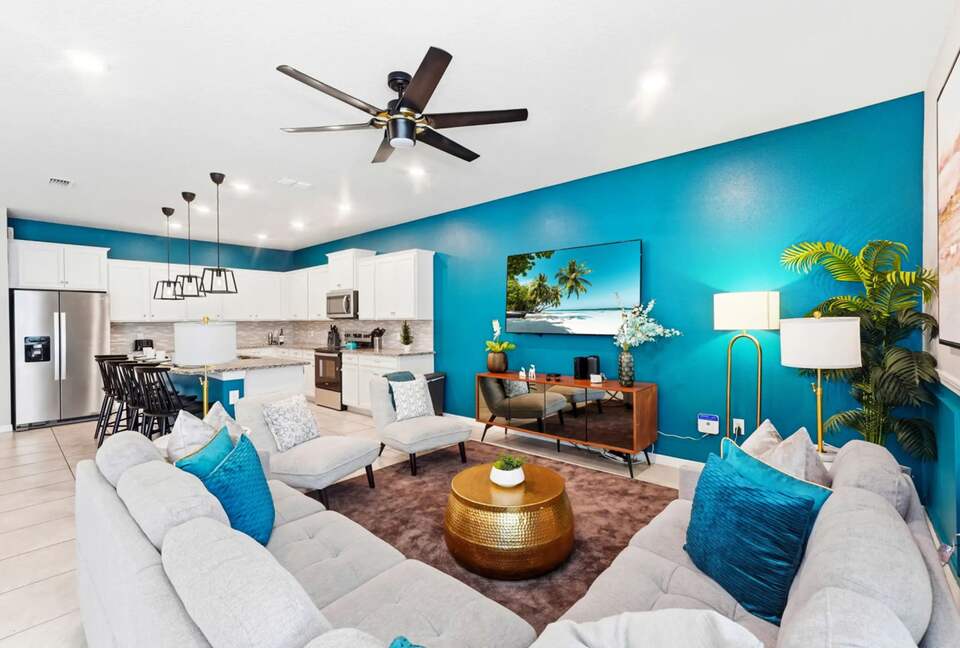 Ultimate Windsor Island Family Retreat with Private Pool & Game Rooms - Davenport, Florida