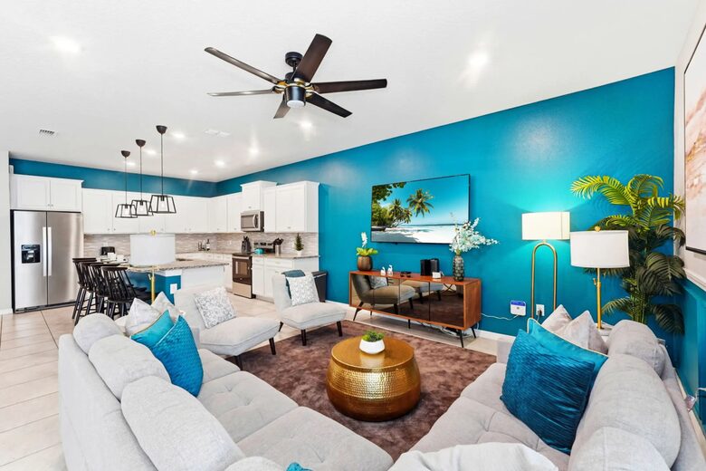 Ultimate Windsor Island Family Retreat with Private Pool & Game Rooms - Davenport, Florida