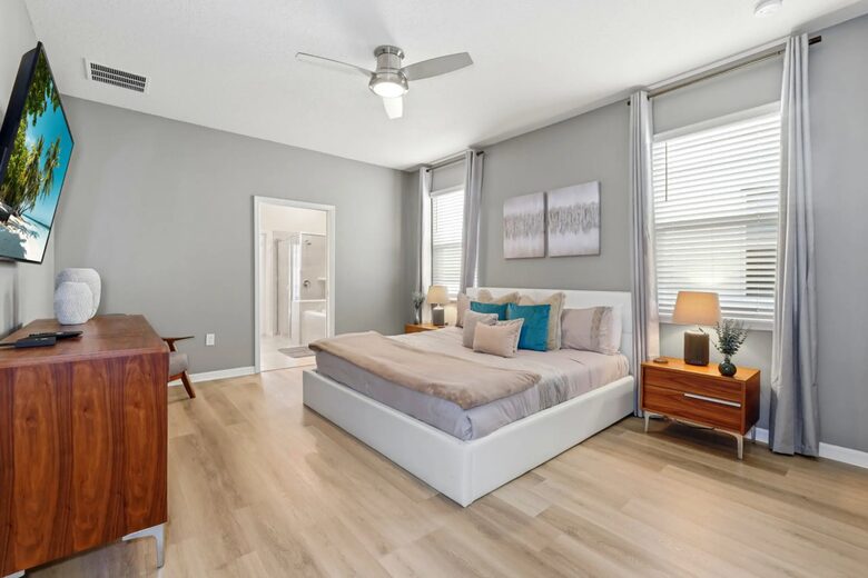 Ultimate Windsor Island Family Retreat with Private Pool & Game Rooms - Davenport, Florida