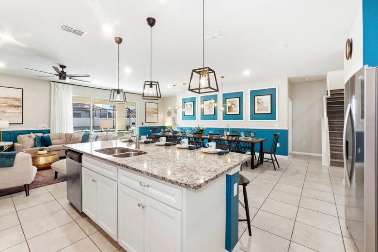 Ultimate Windsor Island Family Retreat with Private Pool & Game Rooms - Davenport, Florida