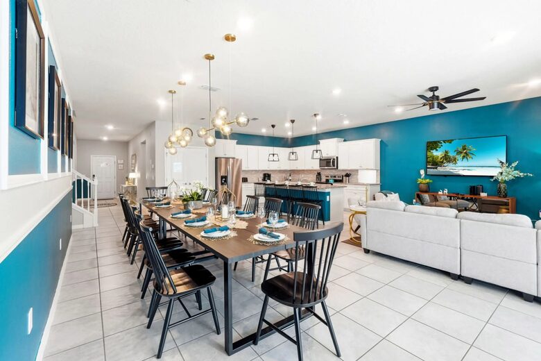 Ultimate Windsor Island Family Retreat with Private Pool & Game Rooms - Davenport, Florida