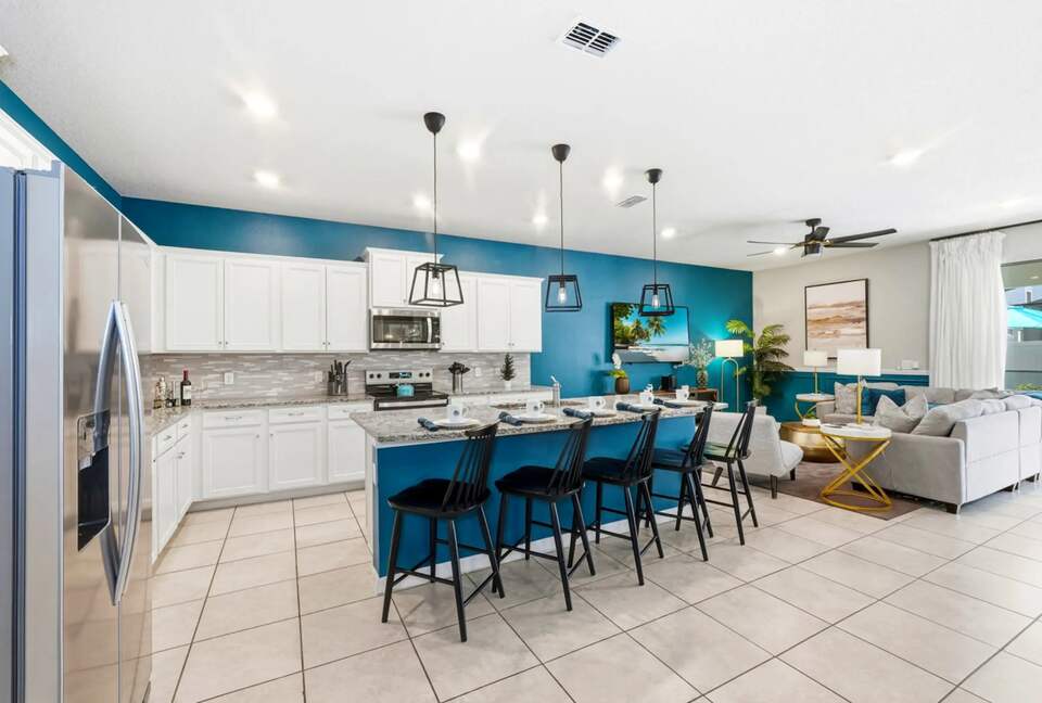 Ultimate Windsor Island Family Retreat with Private Pool & Game Rooms - Davenport, Florida