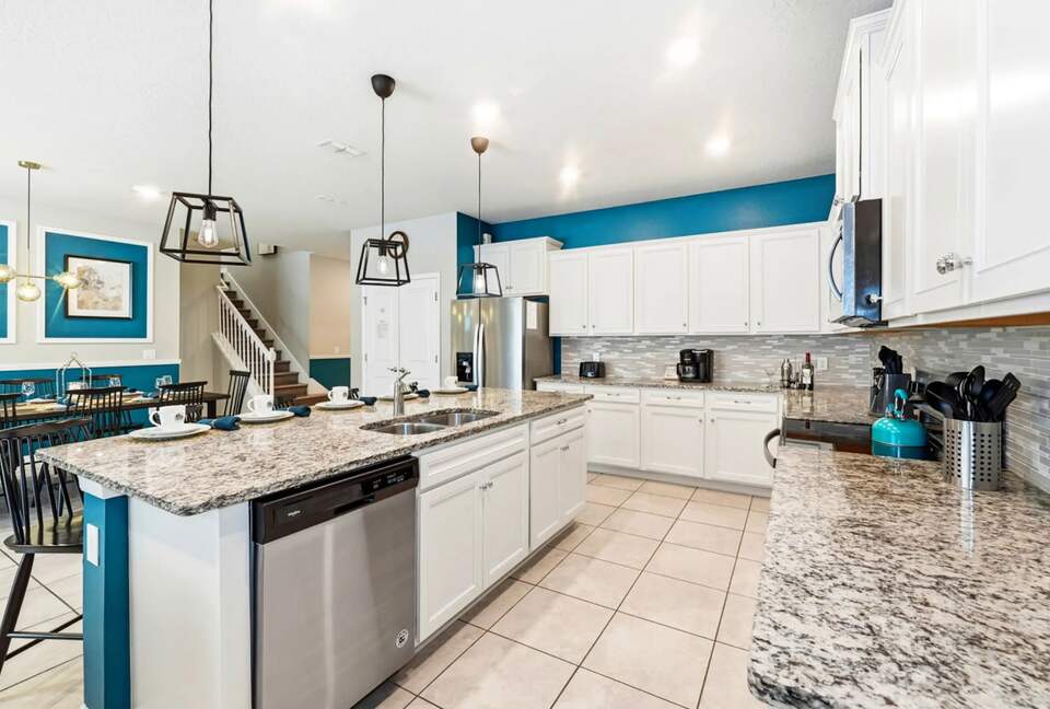 Ultimate Windsor Island Family Retreat with Private Pool & Game Rooms - Davenport, Florida