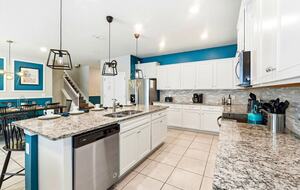 Ultimate Windsor Island Family Retreat with Private Pool & Game Rooms - Davenport, Florida