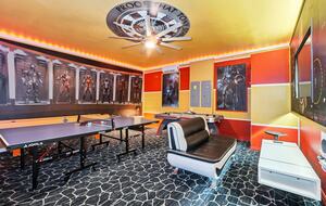 Ultimate Windsor Island Family Retreat with Private Pool & Game Rooms - Davenport, Florida