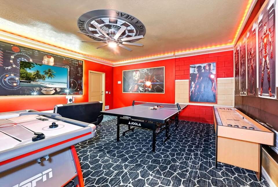 Ultimate Windsor Island Family Retreat with Private Pool & Game Rooms - Davenport, Florida