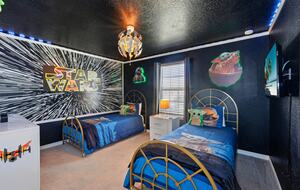 Ultimate Windsor Island Family Retreat with Private Pool & Game Rooms - Davenport, Florida