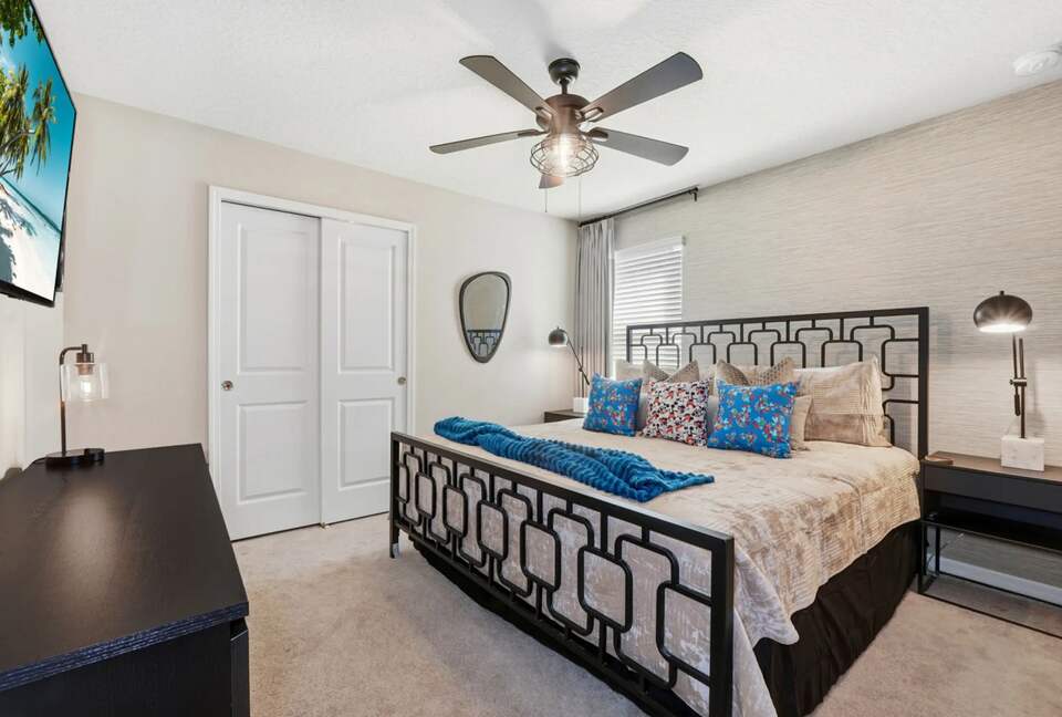 Ultimate Windsor Island Family Retreat with Private Pool & Game Rooms - Davenport, Florida