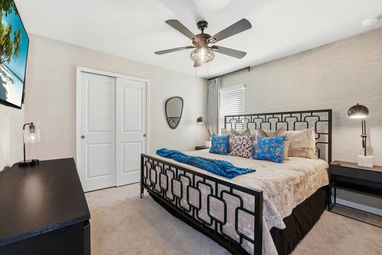 Ultimate Windsor Island Family Retreat with Private Pool & Game Rooms - Davenport, Florida