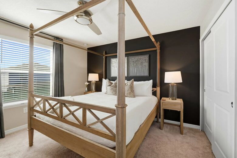 Ultimate Windsor Island Family Retreat with Private Pool & Game Rooms - Davenport, Florida