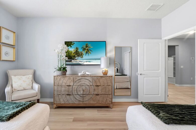 Ultimate Windsor Island Family Retreat with Private Pool & Game Rooms - Davenport, Florida