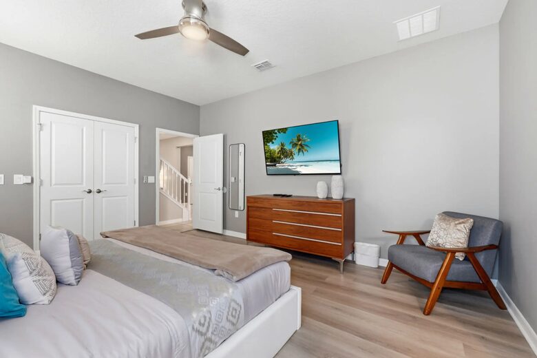 Ultimate Windsor Island Family Retreat with Private Pool & Game Rooms - Davenport, Florida