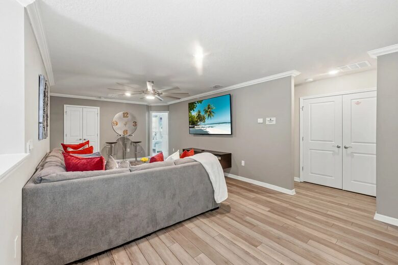 Ultimate Windsor Island Family Retreat with Private Pool & Game Rooms - Davenport, Florida