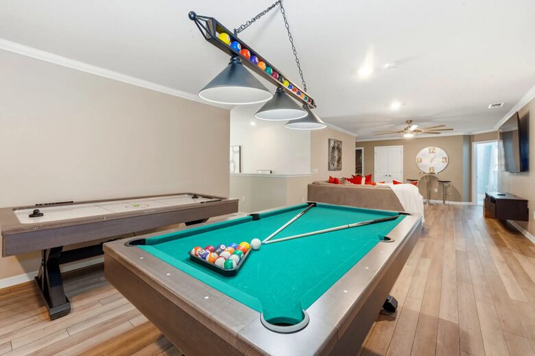 Ultimate Windsor Island Family Retreat with Private Pool & Game Rooms - Davenport, Florida