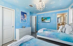 Ultimate Windsor Island Family Retreat with Private Pool & Game Rooms - Davenport, Florida