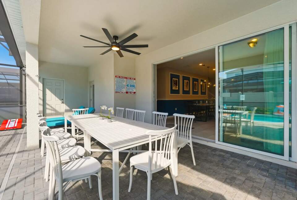 Ultimate Windsor Island Family Retreat with Private Pool & Game Rooms - Davenport, Florida