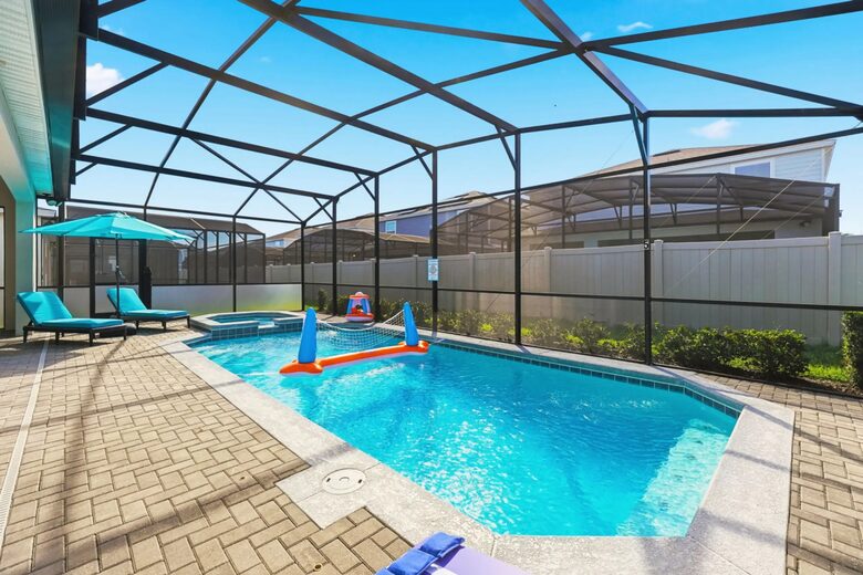 Ultimate Windsor Island Family Retreat with Private Pool & Game Rooms - Davenport, Florida