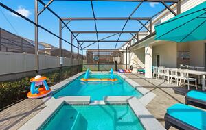 Ultimate Windsor Island Family Retreat with Private Pool & Game Rooms - Davenport, Florida
