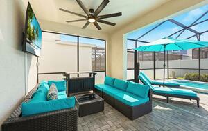 Ultimate Windsor Island Family Retreat with Private Pool & Game Rooms - Davenport, Florida