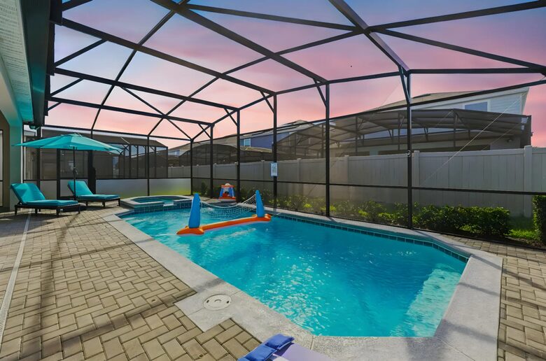 Ultimate Windsor Island Family Retreat with Private Pool & Game Rooms - Davenport, Florida