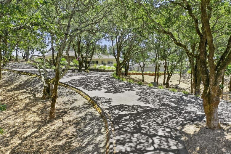 A Private Wine Country Estate in Shiloh Estates - Santa Rosa, California