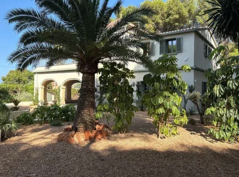 Elegant Coastal Villa Near Dénia’s Calas - Dénia, Spain