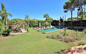 Elegant Coastal Villa Near Dénia’s Calas - Dénia, Spain