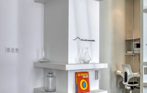 Elegant Two-Suite Apartment in the Heart of Cannes - Cannes, France