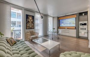 Elegant Two-Suite Apartment in the Heart of Cannes - Cannes, France