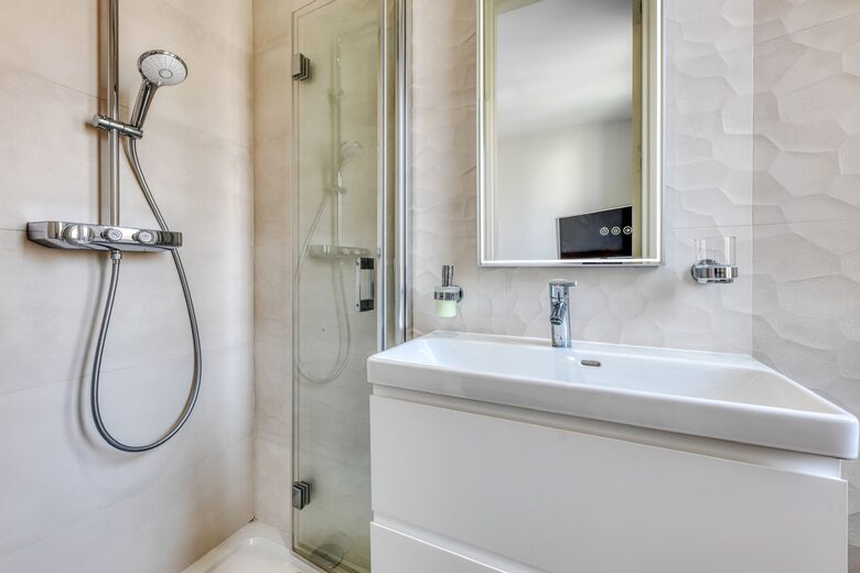 Elegant Two-Suite Apartment in the Heart of Cannes - Cannes, France