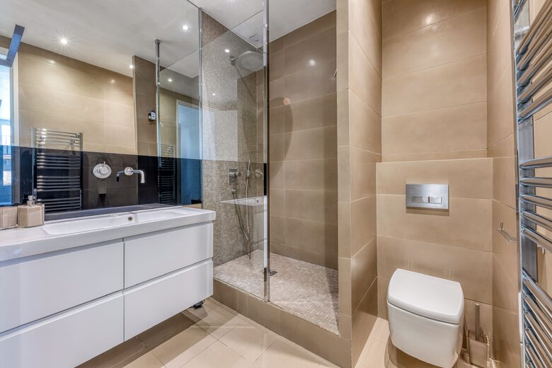 Elegant Two-Suite Apartment in the Heart of Cannes - Cannes, France