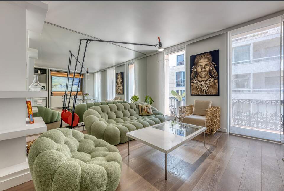 Elegant Two-Suite Apartment in the Heart of Cannes - Cannes, France