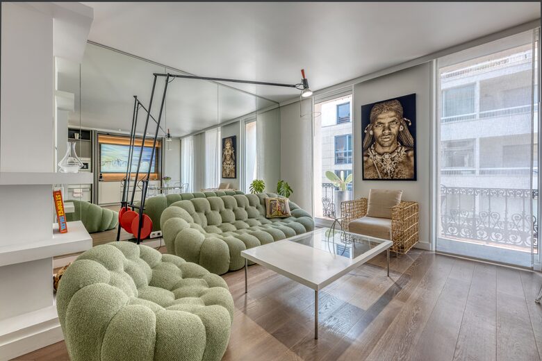 Elegant Two-Suite Apartment in the Heart of Cannes - Cannes, France