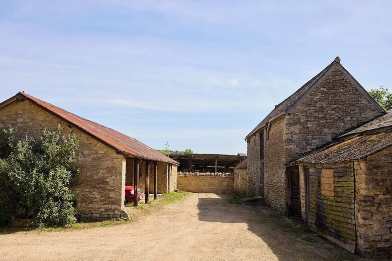 Seventeenth-Century Farmhouse Near Oxford & the Cotswolds - Kidlington, United Kingdom