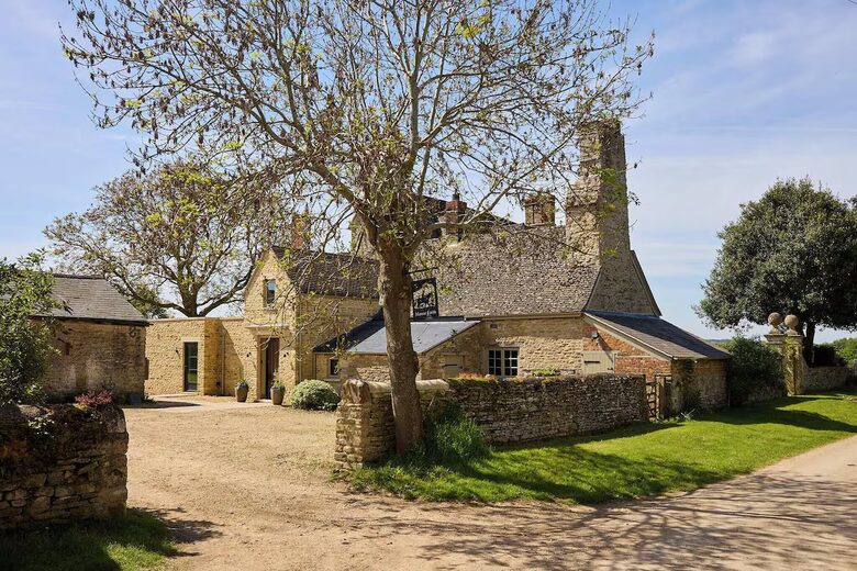 Seventeenth-Century Farmhouse Near Oxford & the Cotswolds - Kidlington, United Kingdom
