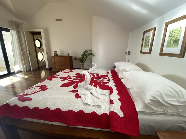 Ocean Breeze Villa | Sunset Views and Private Beach Access - Tevaitoa, French Polynesia