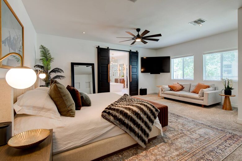 An Elevated Urban Escape in the Heart of Phoenix - Phoenix, Arizona