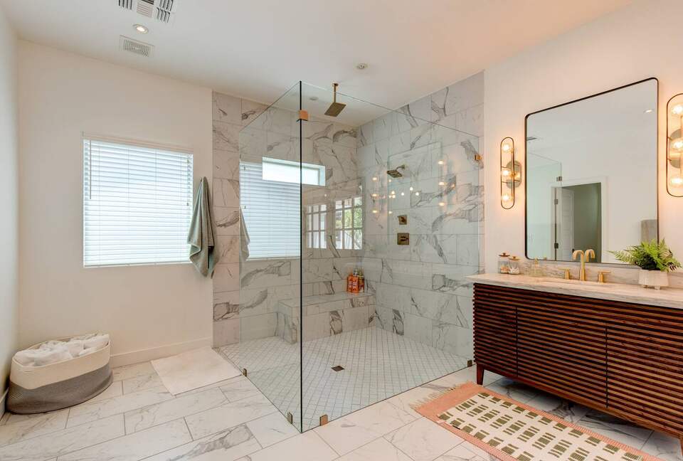 An Elevated Urban Escape in the Heart of Phoenix - Phoenix, Arizona