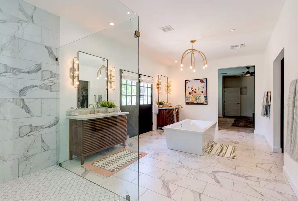 An Elevated Urban Escape in the Heart of Phoenix - Phoenix, Arizona