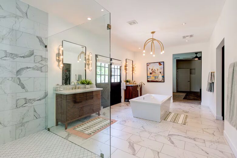 An Elevated Urban Escape in the Heart of Phoenix - Phoenix, Arizona