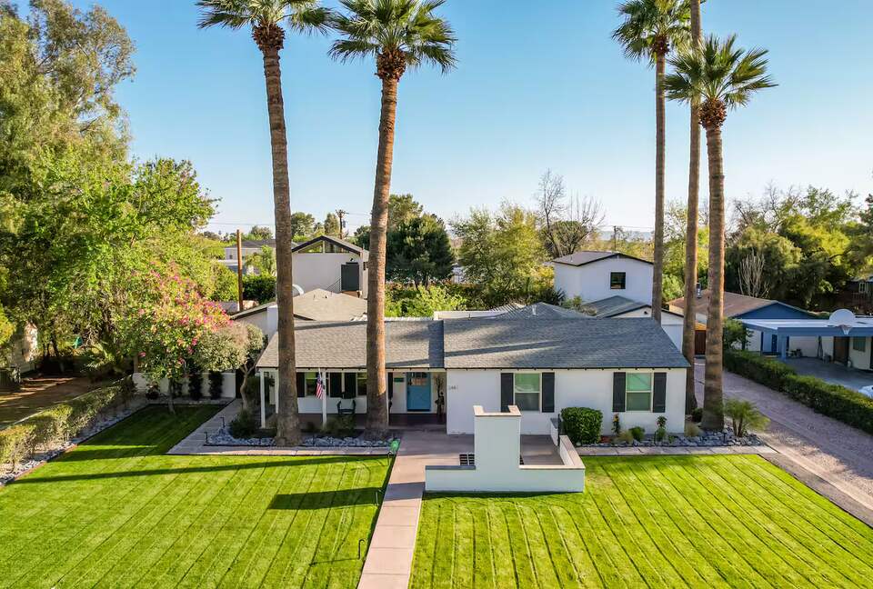 An Elevated Urban Escape in the Heart of Phoenix - Phoenix, Arizona