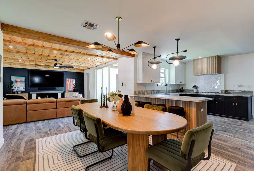 An Elevated Urban Escape in the Heart of Phoenix - Phoenix, Arizona