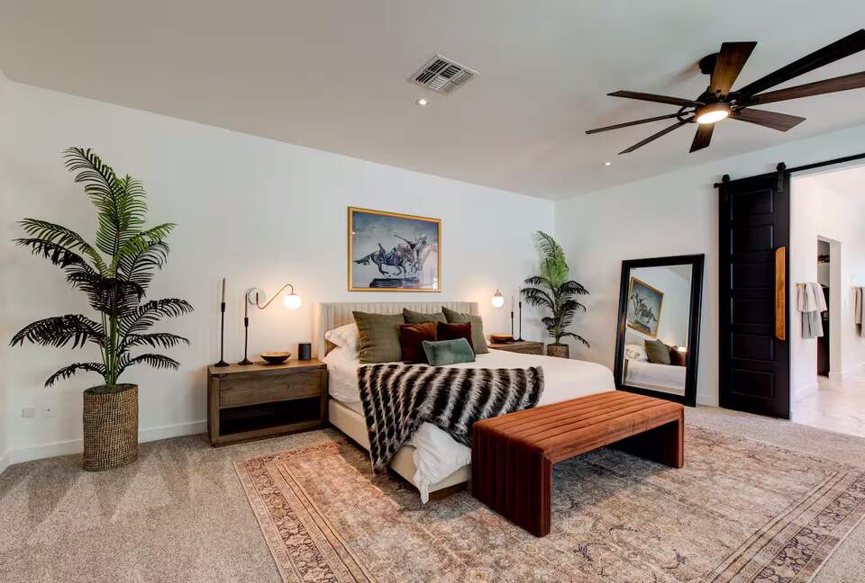 An Elevated Urban Escape in the Heart of Phoenix - Phoenix, Arizona