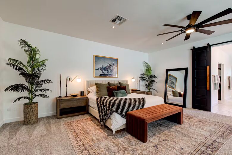 An Elevated Urban Escape in the Heart of Phoenix - Phoenix, Arizona