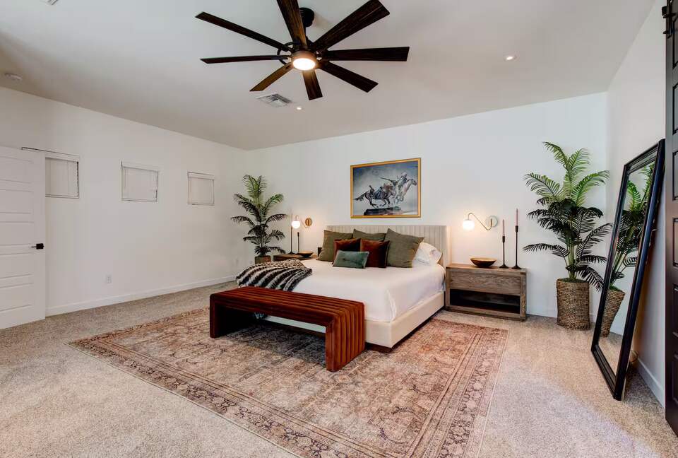 An Elevated Urban Escape in the Heart of Phoenix - Phoenix, Arizona