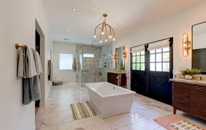 An Elevated Urban Escape in the Heart of Phoenix - Phoenix, Arizona