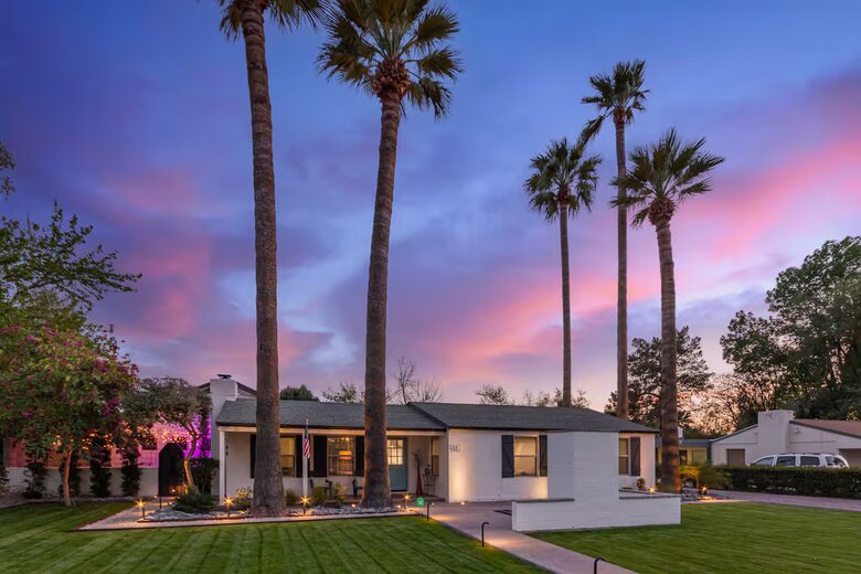 An Elevated Urban Escape in the Heart of Phoenix - Phoenix, Arizona