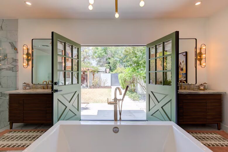 An Elevated Urban Escape in the Heart of Phoenix - Phoenix, Arizona