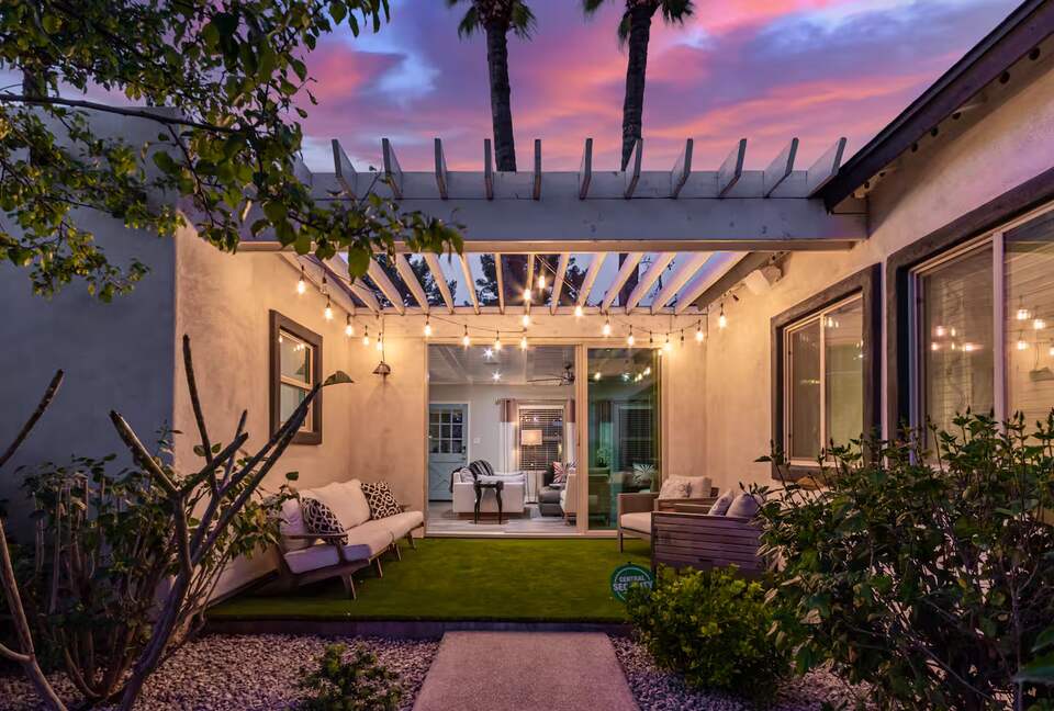 An Elevated Urban Escape in the Heart of Phoenix - Phoenix, Arizona